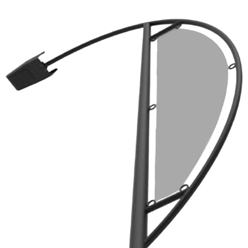 Detalle superior del poste metálico de alumbrado público modelo Kurve con espacio para anuncio publicitario